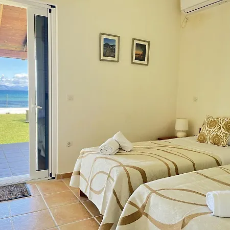 בית נופש Beachfront With Garden - Valentine Corfu *