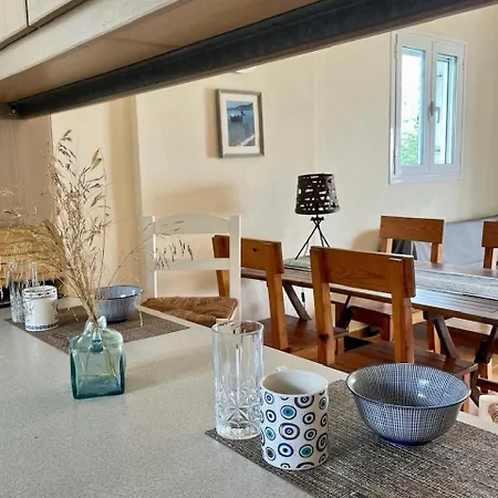 Beachfront With Garden - Valentine Corfu *