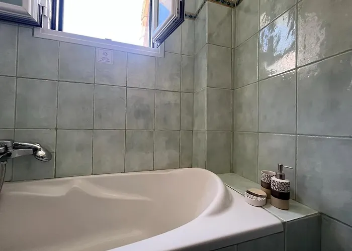 Beachfront With Garden - Valentine Corfu בית נופש *