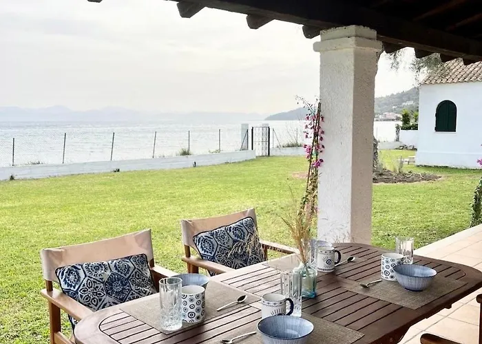 Beachfront With Garden - Valentine Corfu *