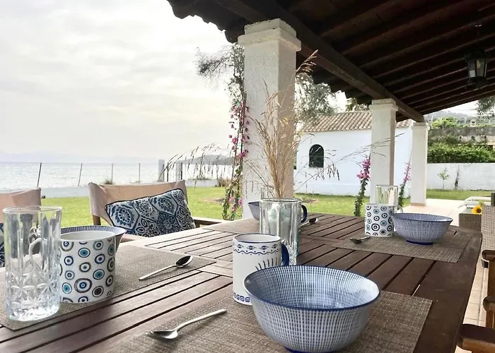 Beachfront With Garden - Valentine Corfu בית נופש
