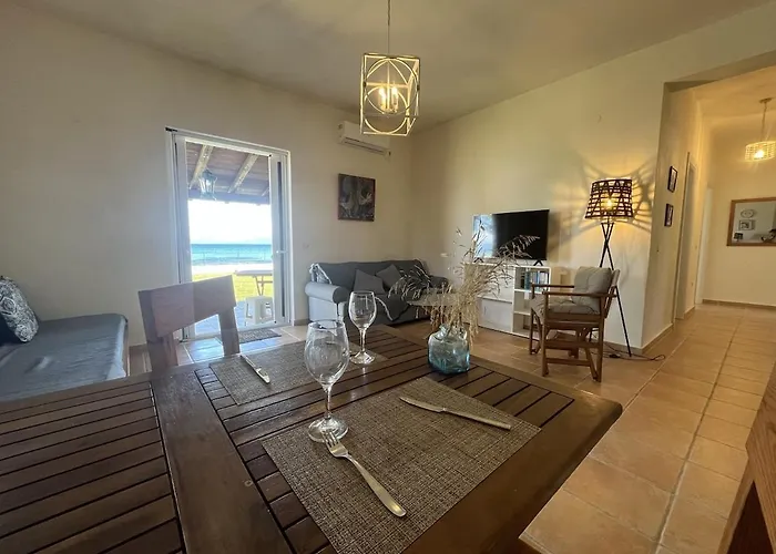 Beachfront With Garden - Valentine Corfu *