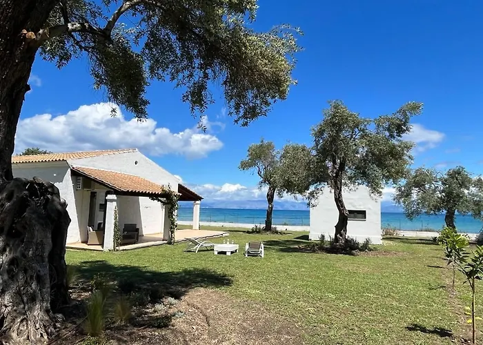 Beachfront With Garden - Valentine Corfu בית נופש *